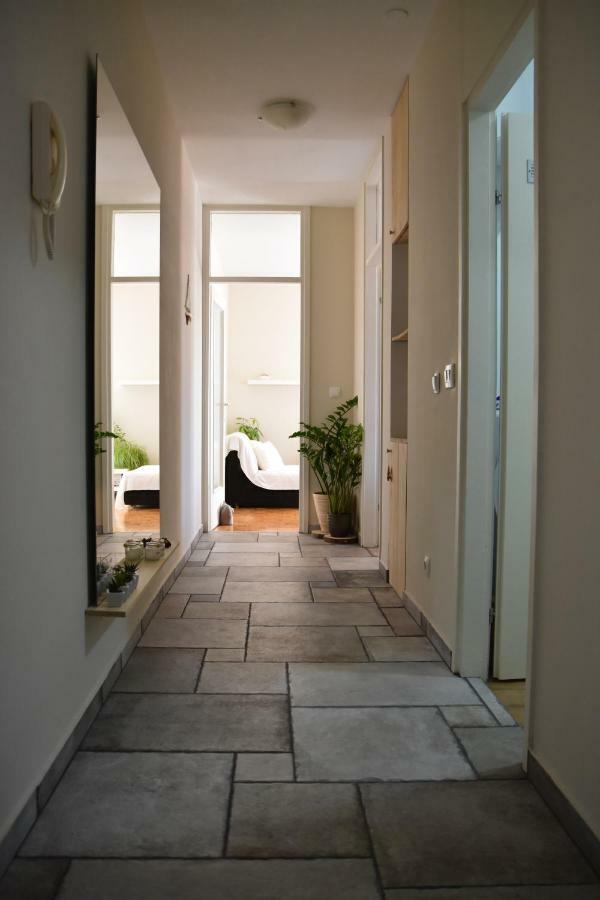 Apartment Panorama Pula Luaran gambar