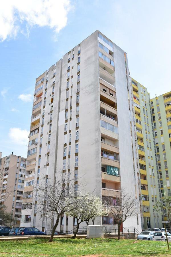 Apartment Panorama Pula Luaran gambar
